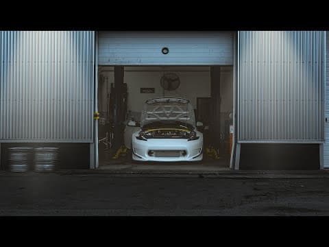 White Nissan 370Z Night Run in 4K